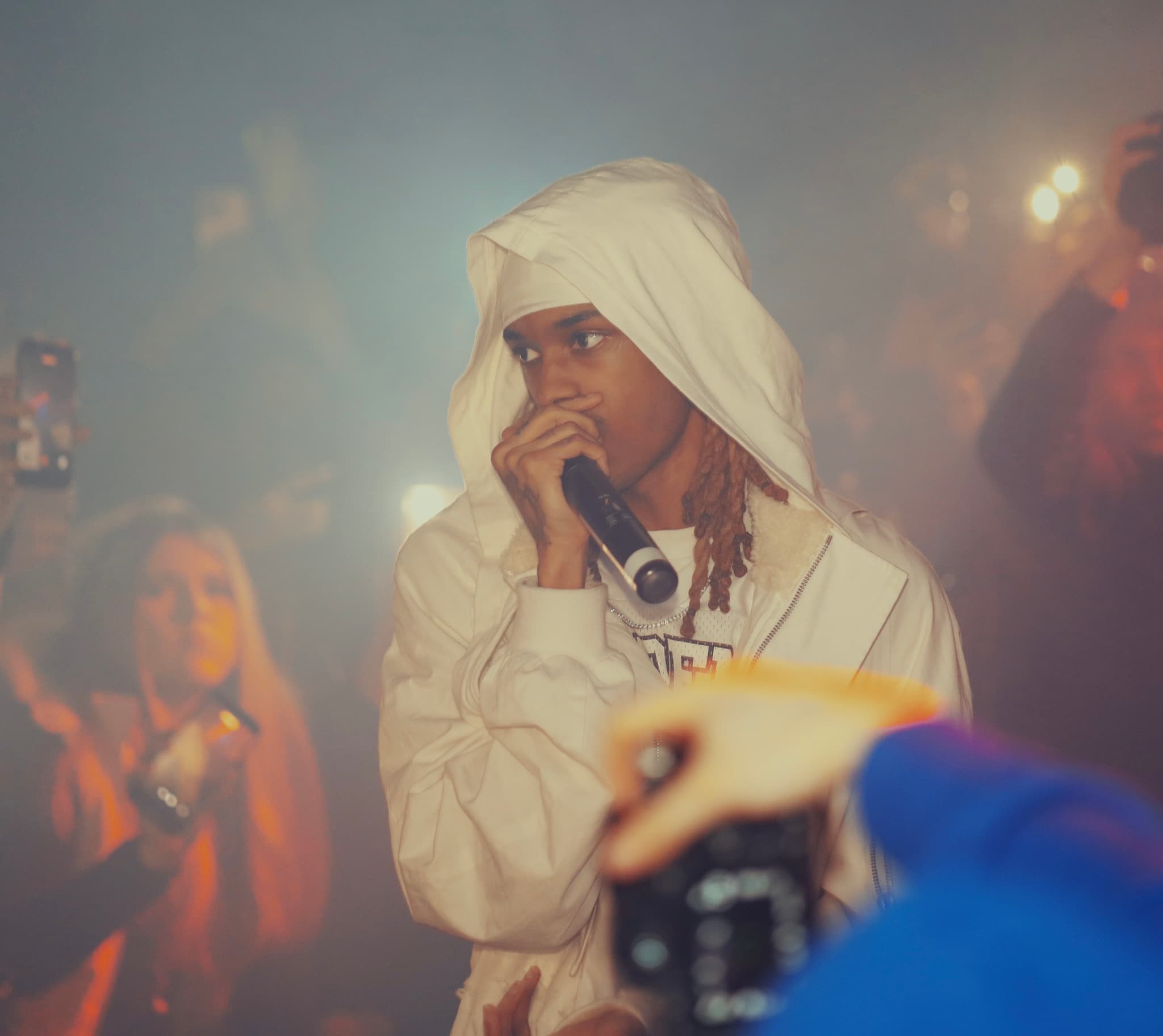 1300SAINT performing live