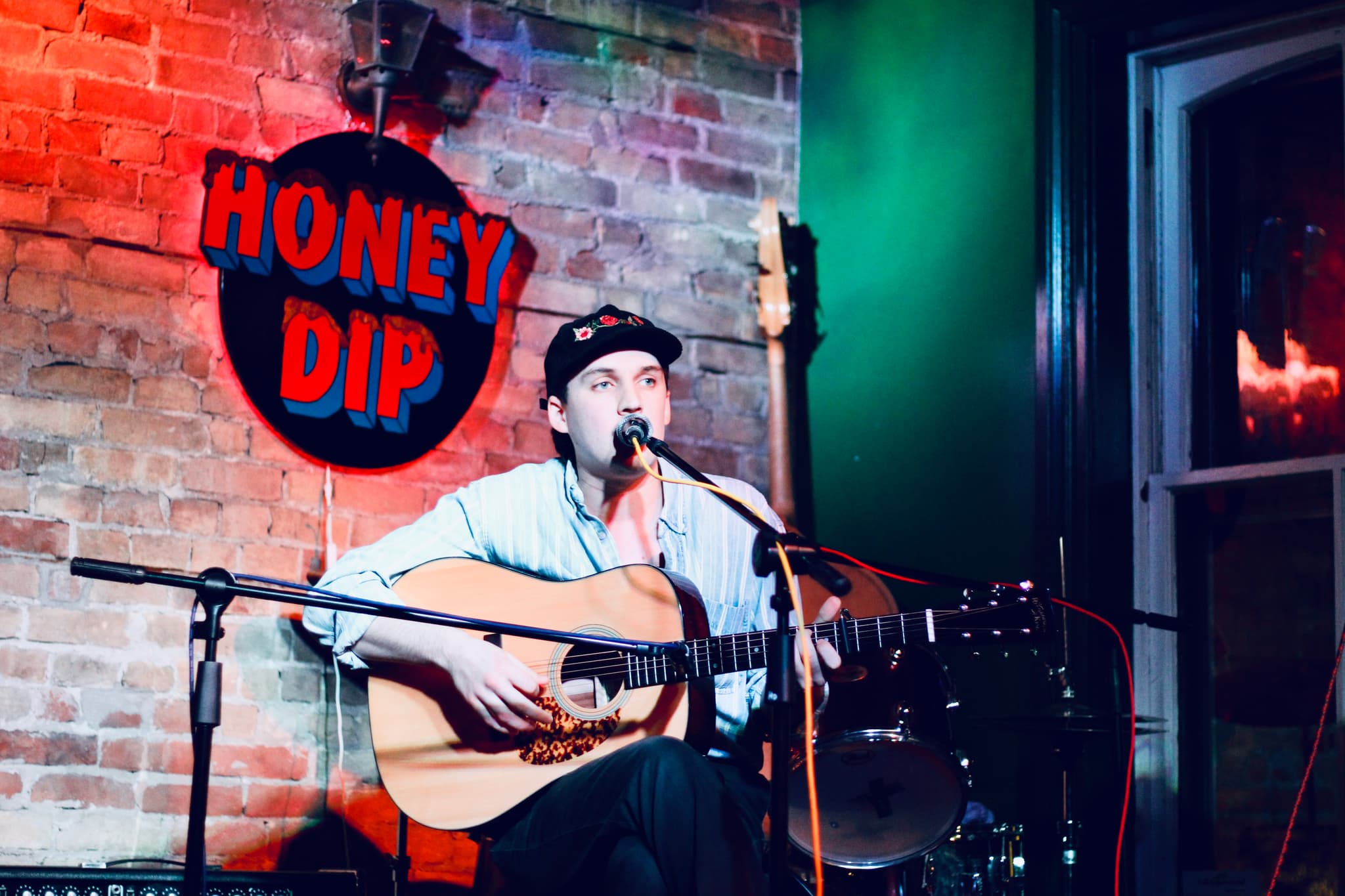Willem James Cowan performing live