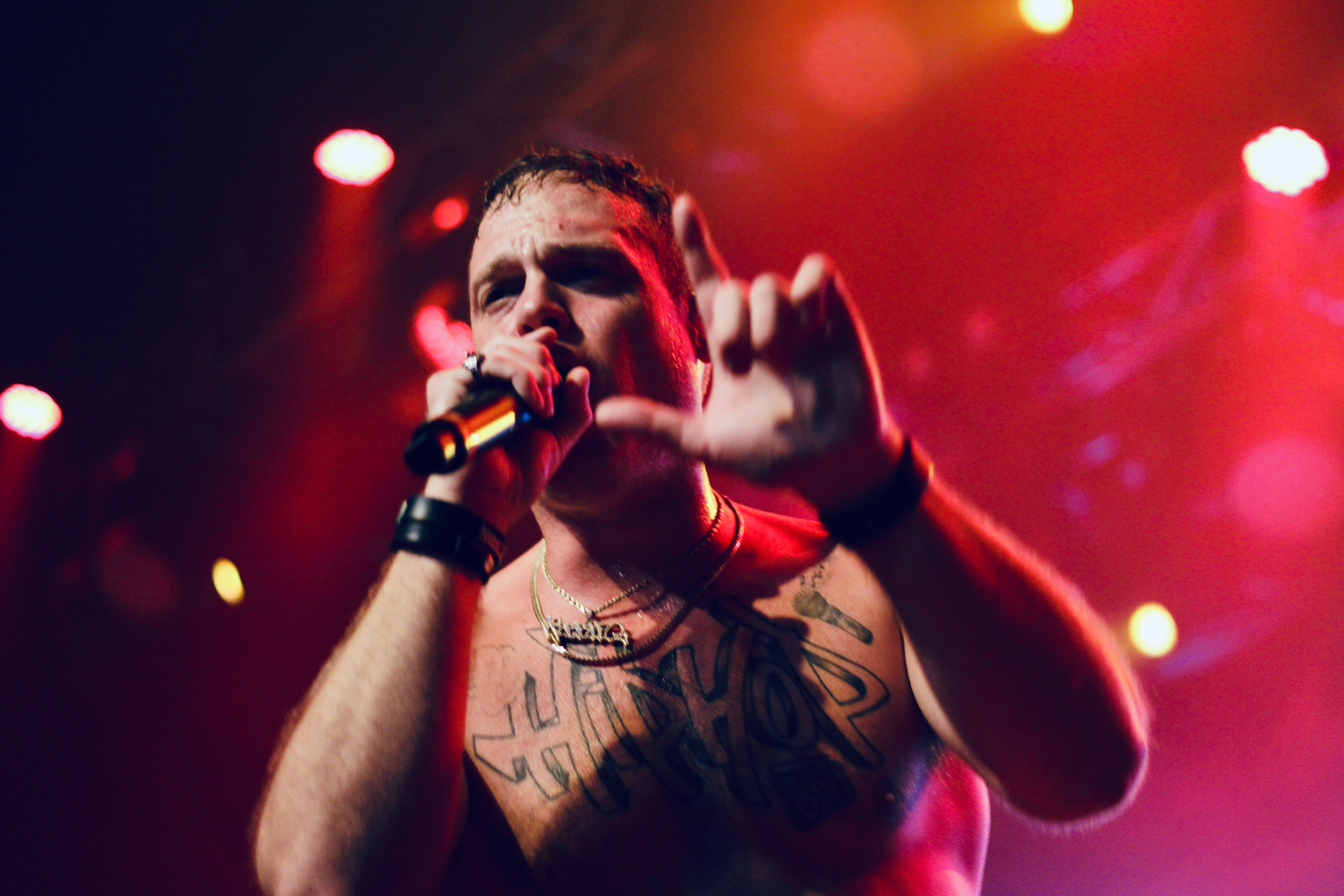 Robbie G performing live